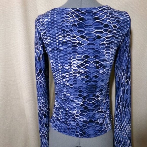 Snakeskin print Jersey T-shirt blouse XS Blue Black design Boat neck Long sleeve - Picture 8 of 9
